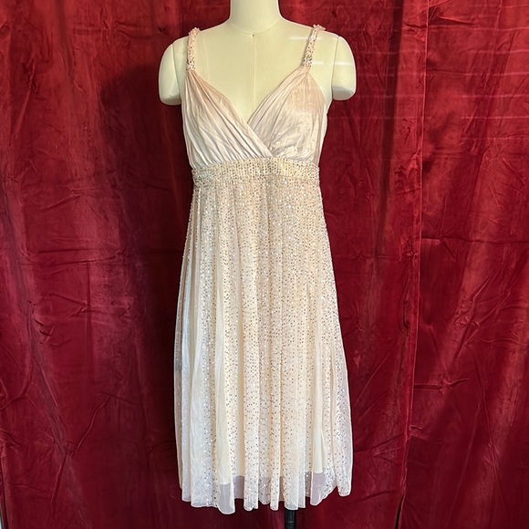 BCBGMaxAzria Dresses & Skirts - BCBGMaxAzria Cream Spaghetti Strap Midi Dress